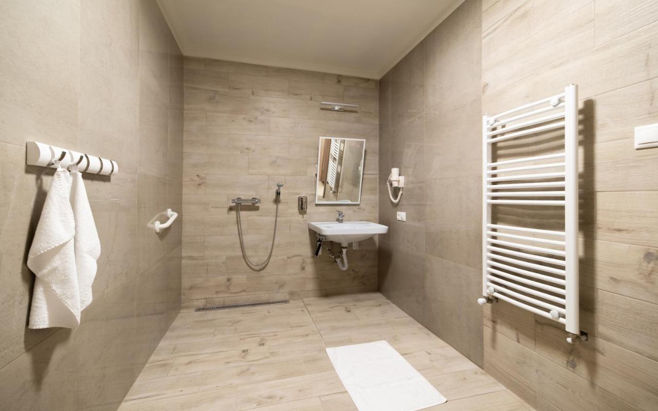 Hotel Szeghalom Dış mekan fotoğraf